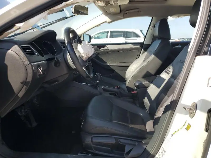 2015 VOLKSWAGEN JETTA SE  