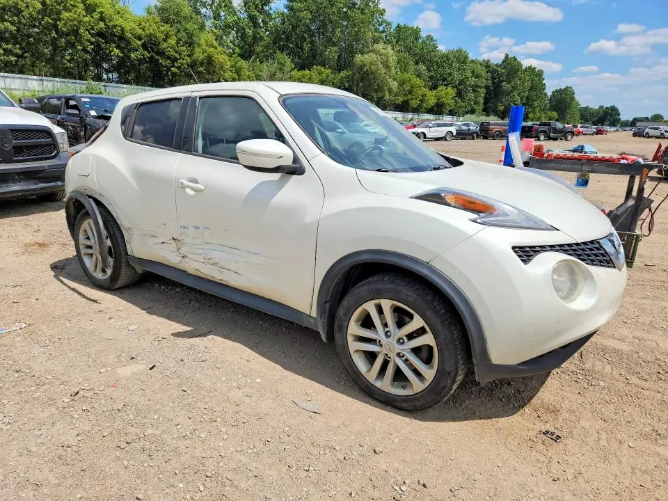 2015 NISSAN JUKE SV  