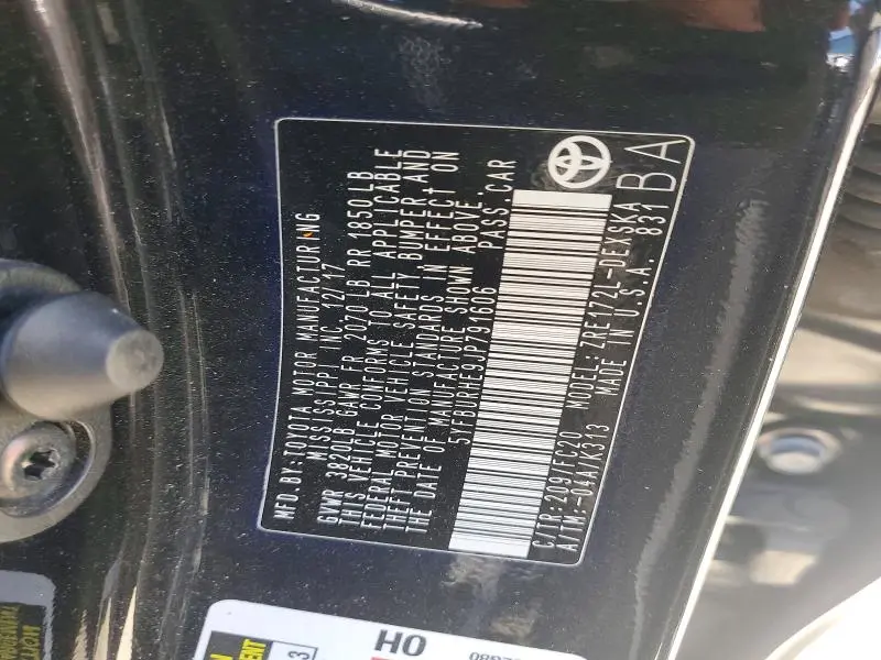2018 TOYOTA COROLLA SE  
