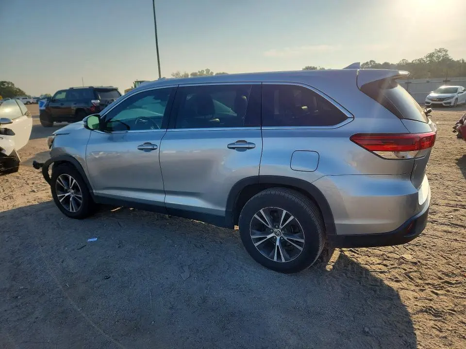 2019 TOYOTA HIGHLANDER LE PLUS  