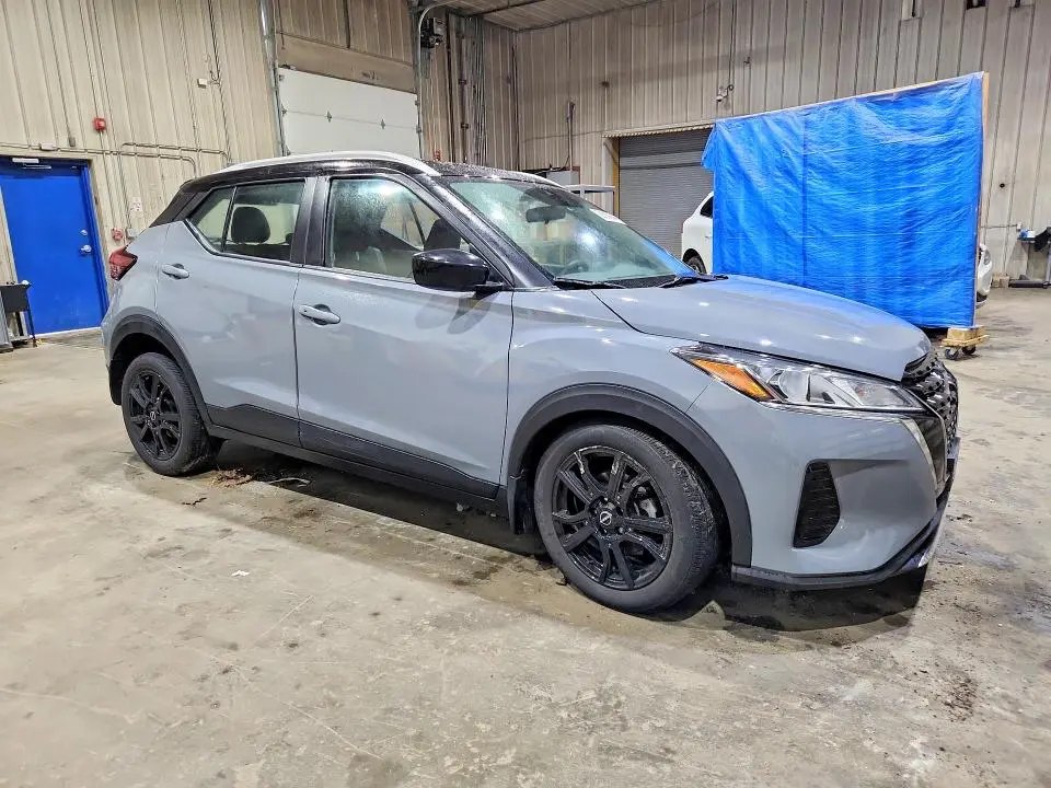 2024 NISSAN KICKS SV  