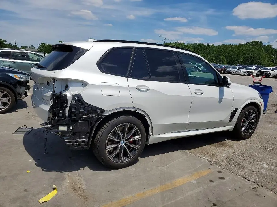 2025 BMW X5 XDRIVE50E  