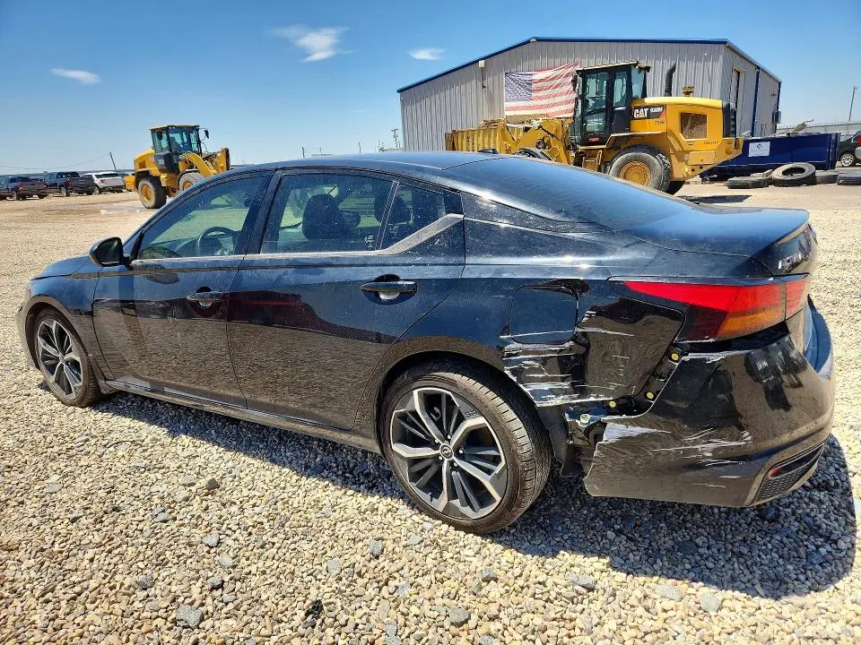 2023 NISSAN ALTIMA SR  