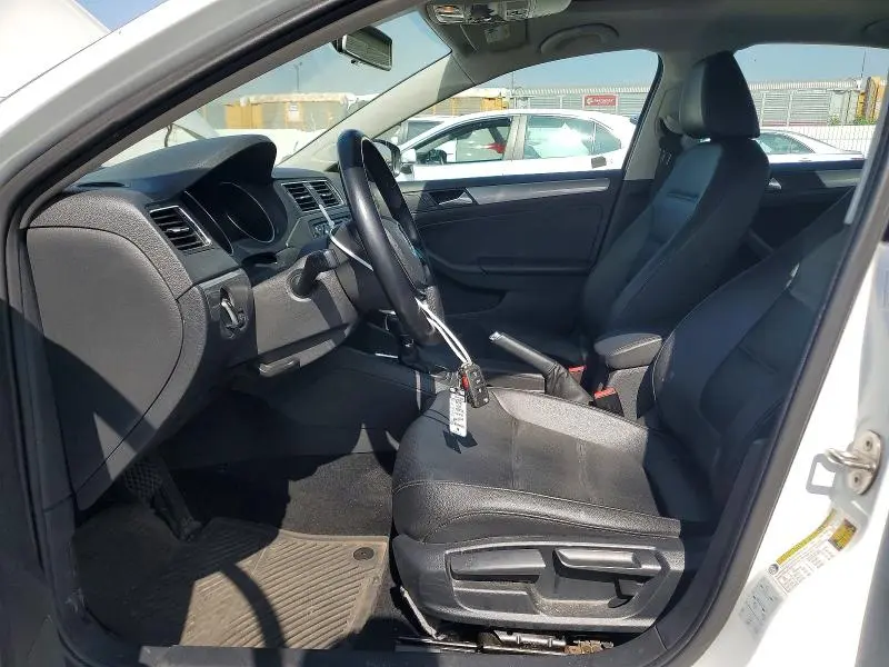 2016 VOLKSWAGEN JETTA SE  