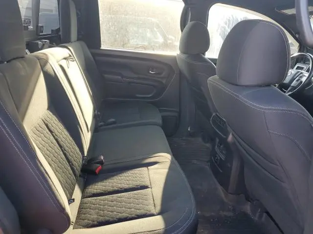 2018 NISSAN TITAN SV  