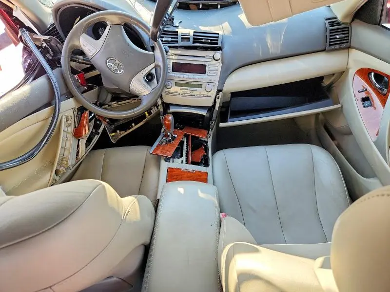 2011 TOYOTA CAMRY XLE V6  