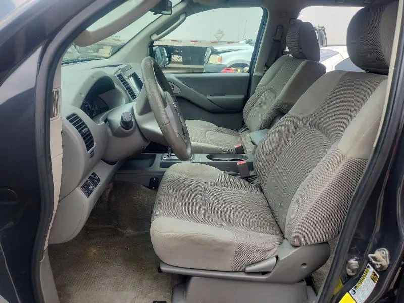 2010 NISSAN FRONTIER CREW CAB XE  