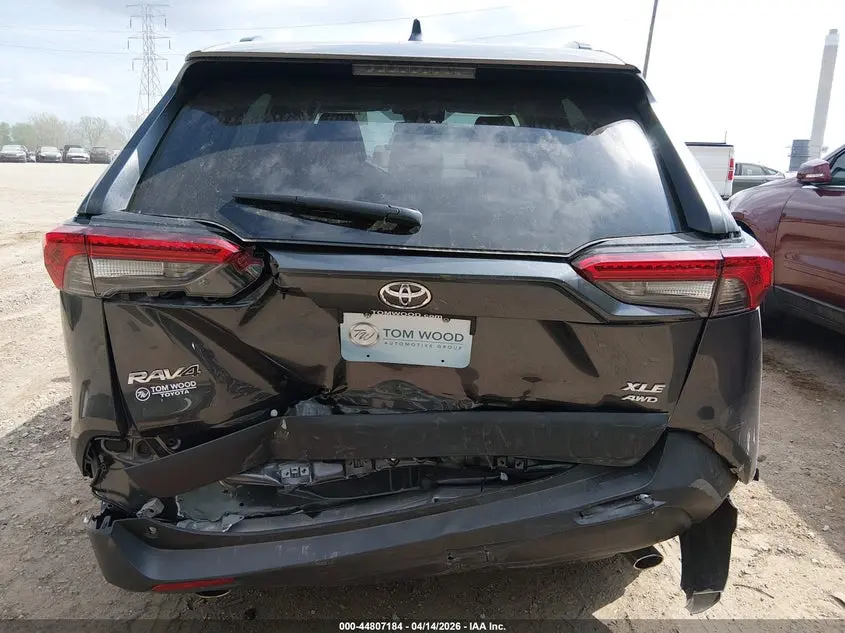 2025 TOYOTA RAV4 XLE