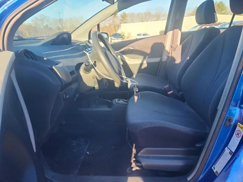 2010 TOYOTA YARIS BASE  