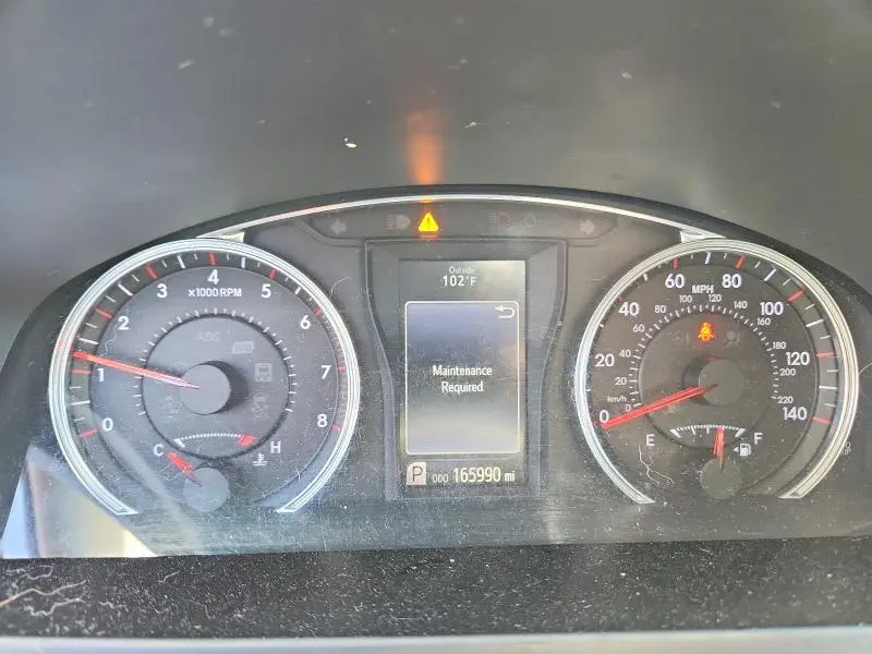 2016 TOYOTA CAMRY SE  