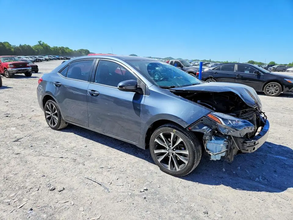 2018 TOYOTA COROLLA SE  