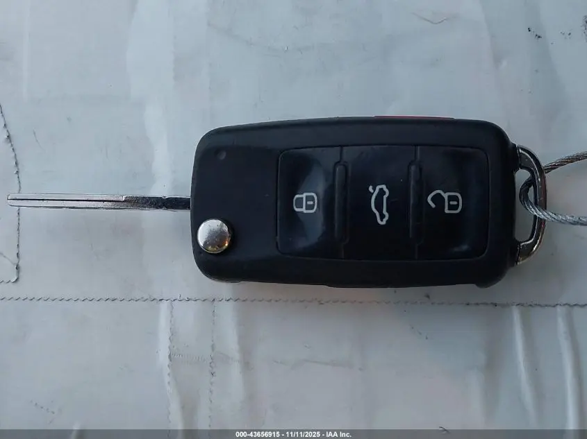 2017 VOLKSWAGEN PASSAT 1.8T R-LINE