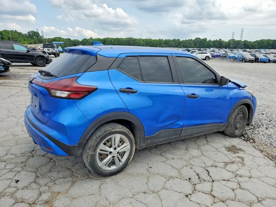 2022 NISSAN KICKS S  