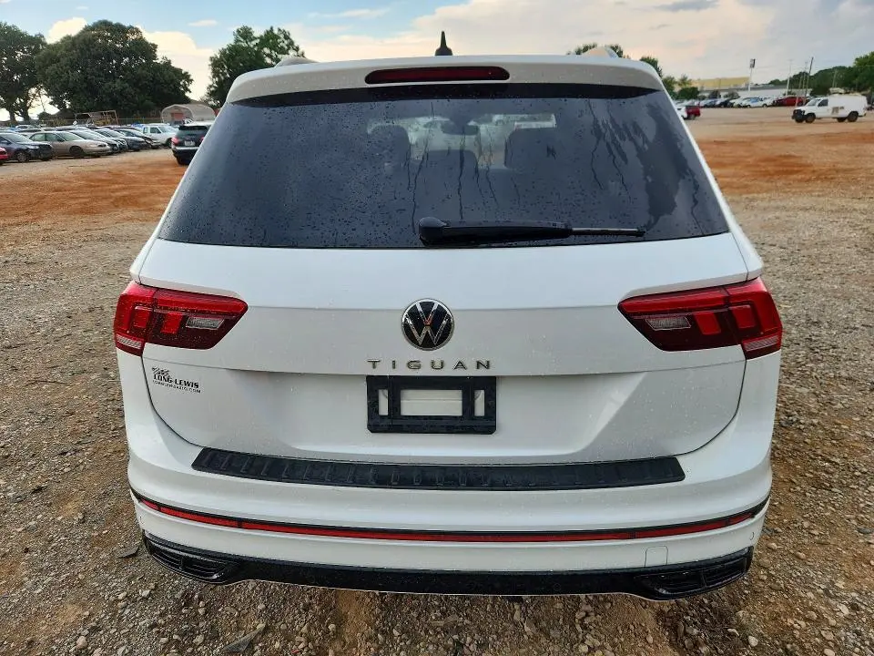 2022 VOLKSWAGEN TIGUAN SE R-LINE BLACK  