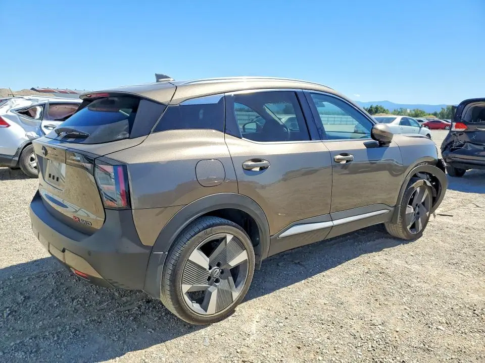 2025 NISSAN KICKS SR  