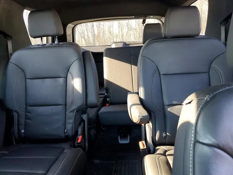 2023 CHEVROLET TRAVERSE LT  
