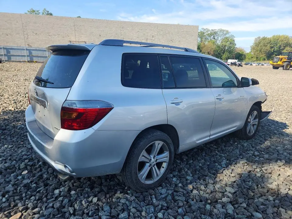 2010 TOYOTA HIGHLANDER SPORT  