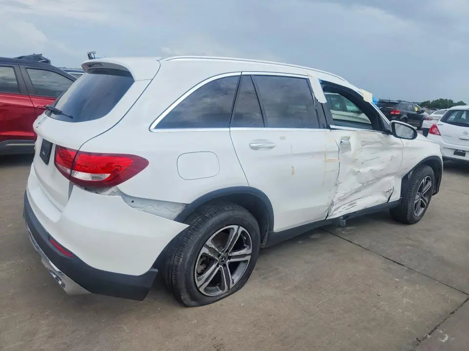 2017 MERCEDES-BENZ GLC 300  