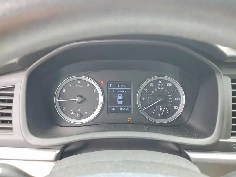 2018 HYUNDAI SONATA SE  