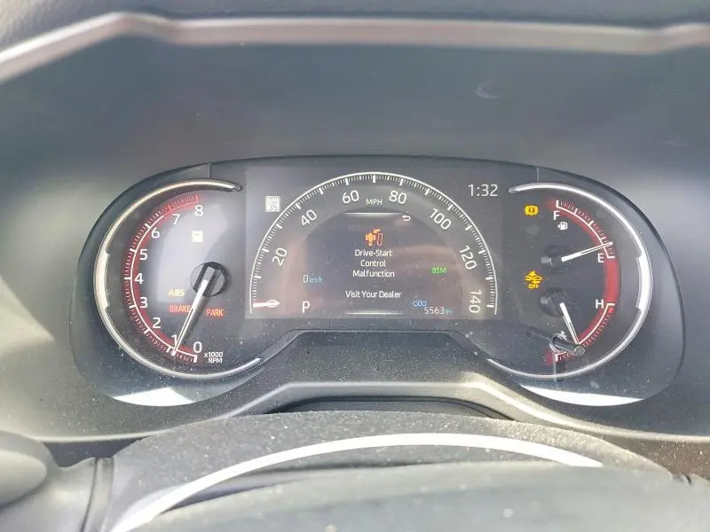 2025 TOYOTA RAV4 XLE  