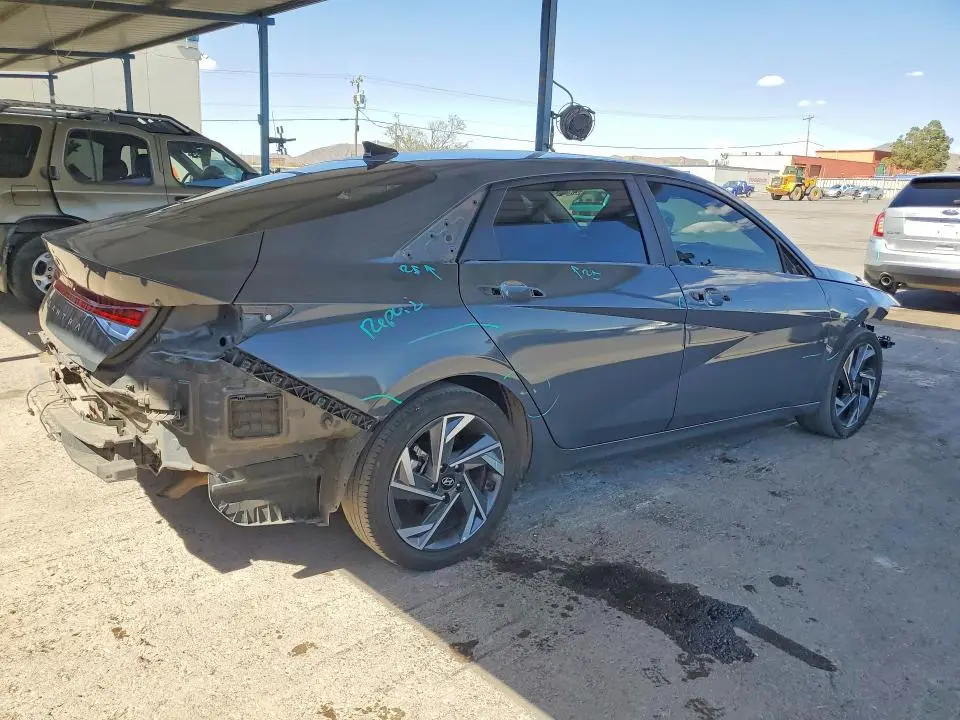2024 HYUNDAI ELANTRA SEL  