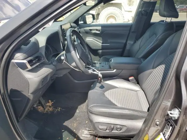 2021 TOYOTA HIGHLANDER XSE  