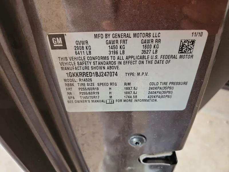 2011 GMC ACADIA SLT-1  