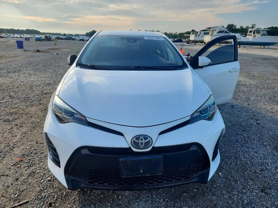 2018 TOYOTA COROLLA SE  
