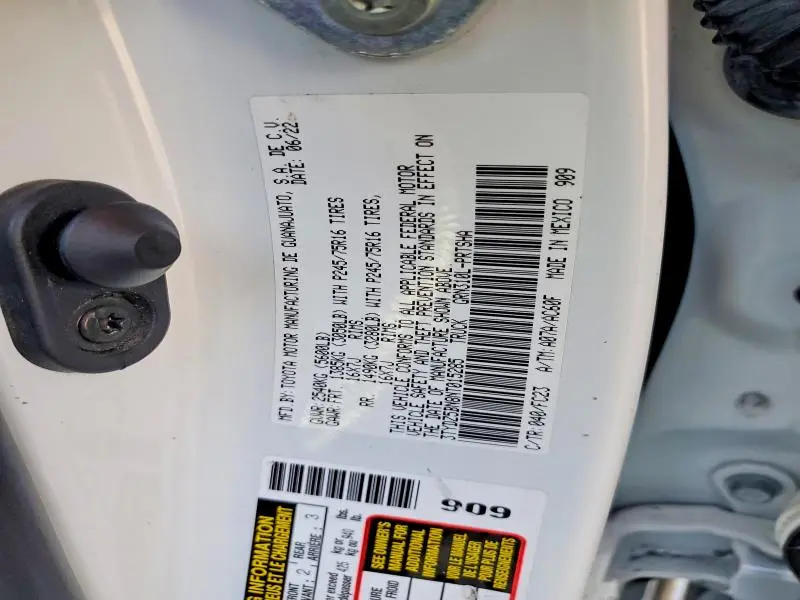 2022 TOYOTA TACOMA SR5 V6  