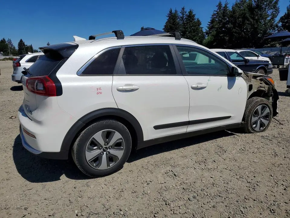 2017 KIA NIRO LX  