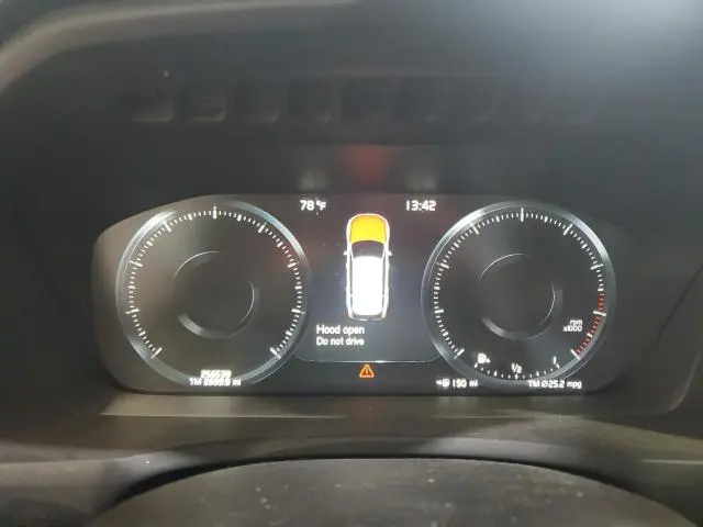 2020 VOLVO XC90 T5 MOMENTUM  