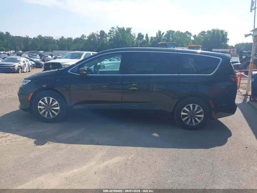 2023 CHRYSLER PACIFICA HYBRID TOURING L