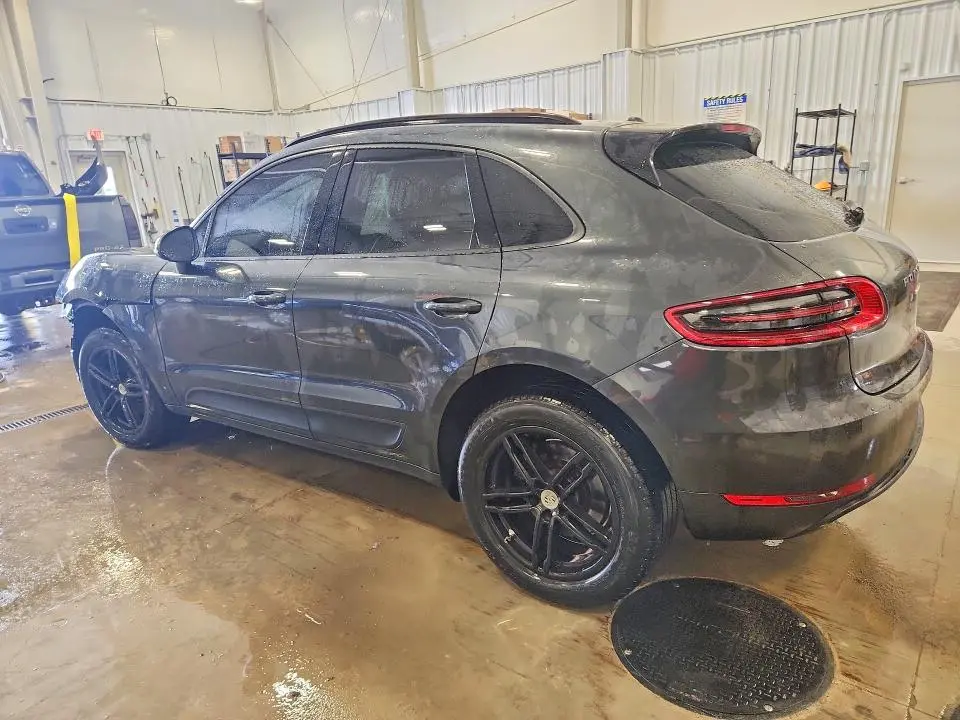 2017 PORSCHE MACAN   