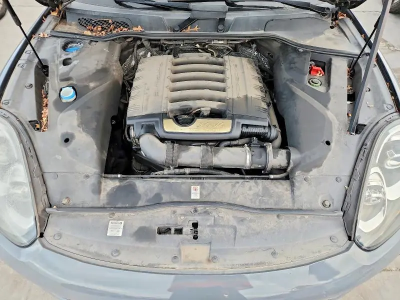 2017 PORSCHE CAYENNE   