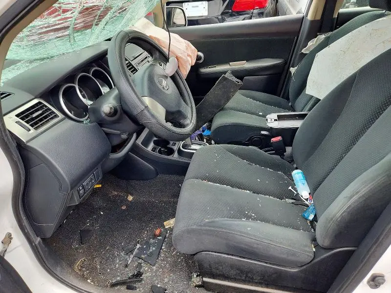 2011 NISSAN VERSA 1.8 S  