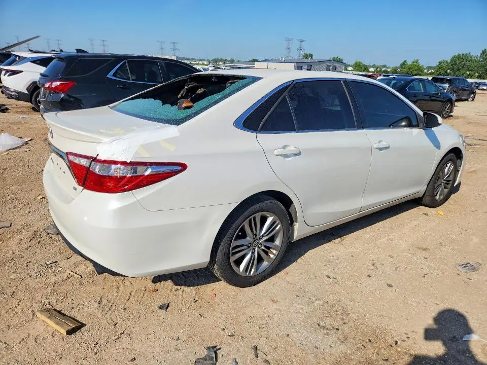 2017 TOYOTA CAMRY SE  