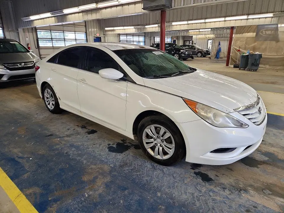 2011 HYUNDAI SONATA GLS  