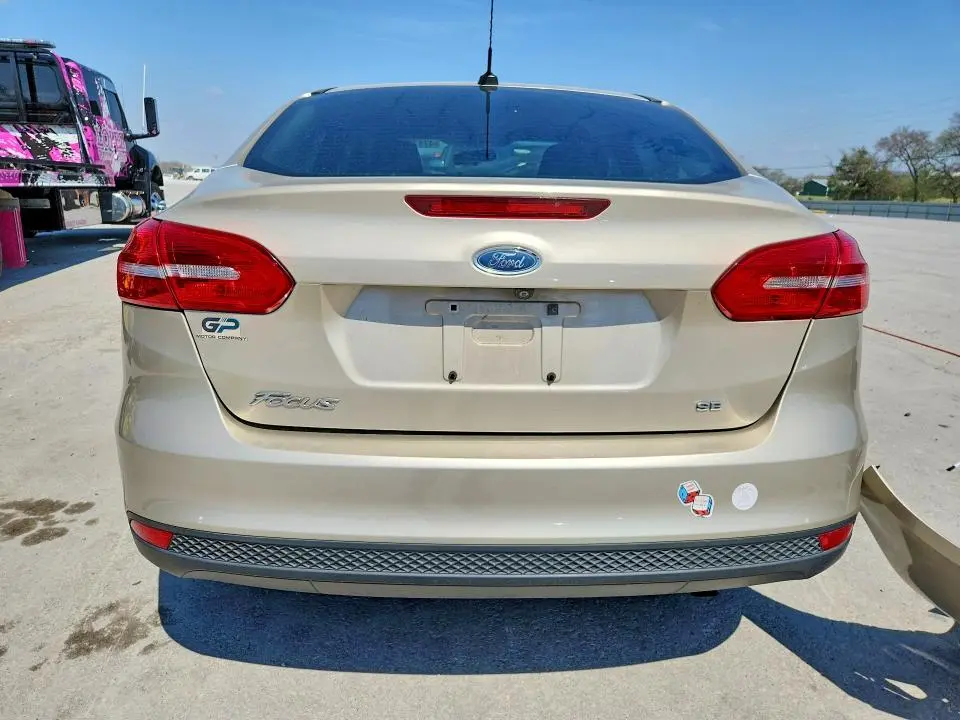 2017 FORD FOCUS SE  