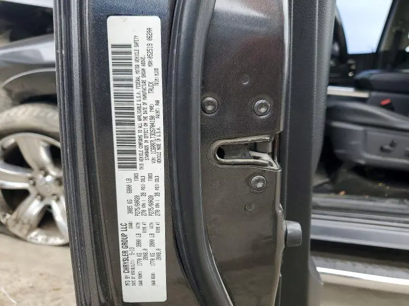 2013 RAM 1500 SLT  