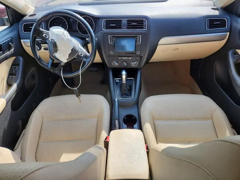 2016 VOLKSWAGEN JETTA SE  