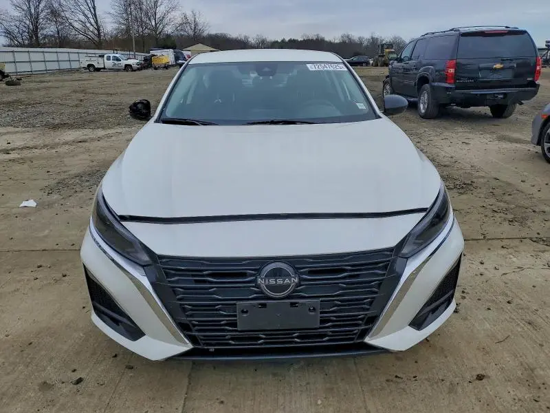 2024 NISSAN ALTIMA SV  