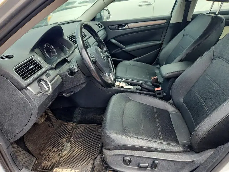 2015 VOLKSWAGEN PASSAT S  