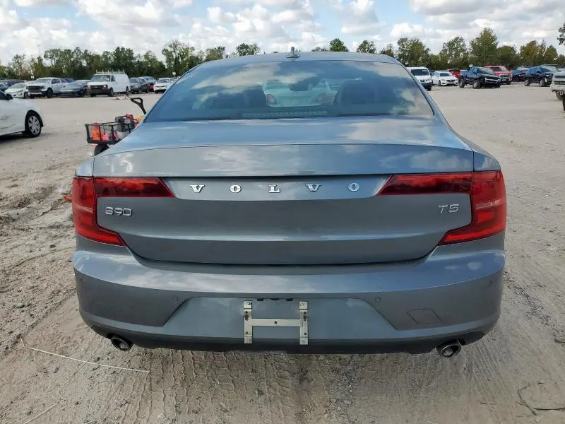 2018 VOLVO S90 T5 MOMENTUM  