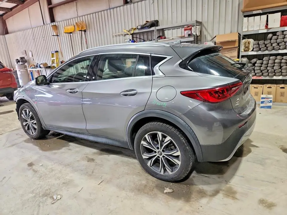 2017 INFINITI QX30 BASE  