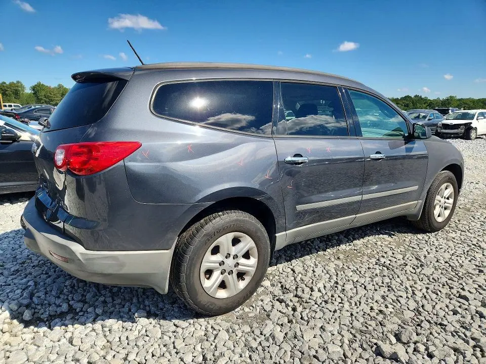 2012 CHEVROLET TRAVERSE LS  