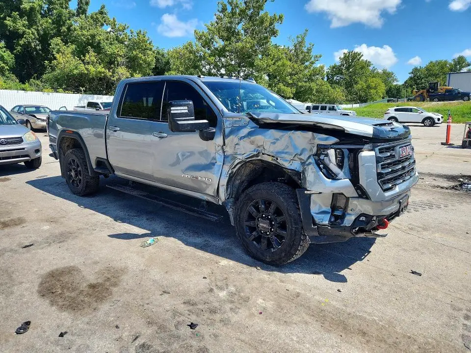 2024 GMC SIERRA K2500 AT4  