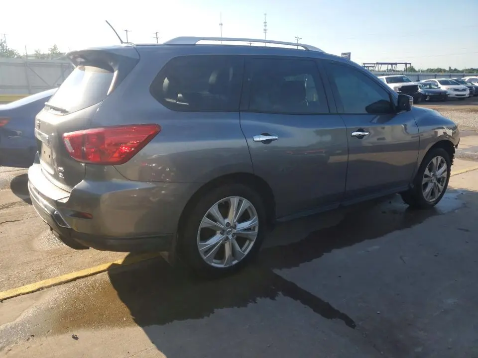 2018 NISSAN PATHFINDER SL  