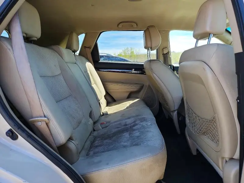 2011 KIA SORENTO LX  