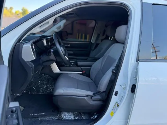 2024 TOYOTA TUNDRA SR5  