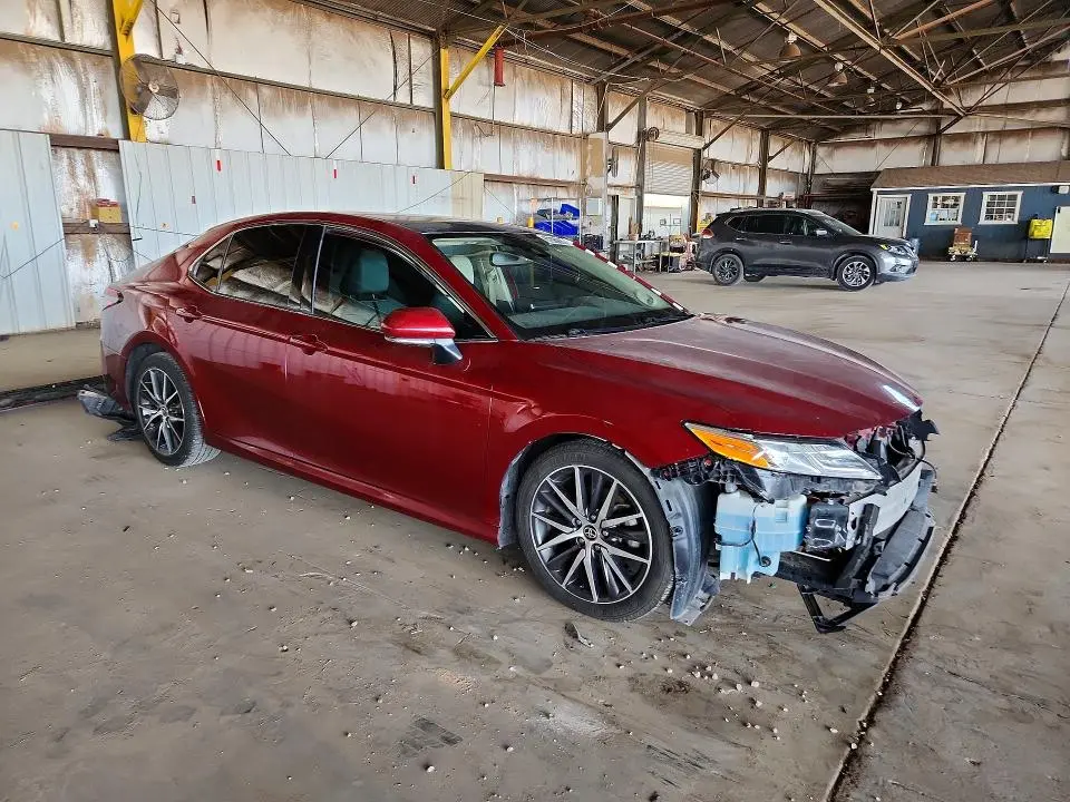 2022 TOYOTA CAMRY XLE  